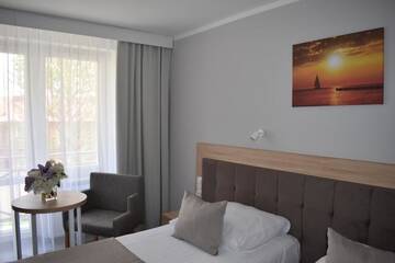 Фото номера Двухместный номер с 1 кроватью Отель Hotel *** NAT Jarosławiec г. Ярославец 15