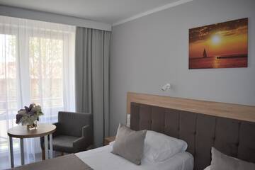 Фото номера Двухместный номер с 1 кроватью Отель Hotel *** NAT Jarosławiec г. Ярославец 5