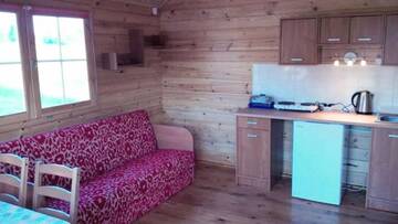 Фото номера Шале с одной спальней Комплексы для отдыха с коттеджами/бунгало Ośrodek Wczasowy Amelia г. Ярославец 6