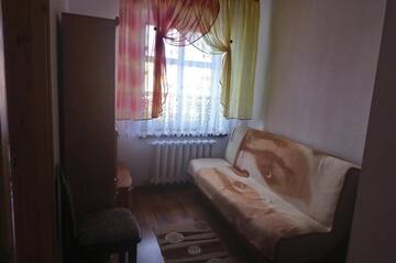 Фото номера Стандартный трехместный номер-студио Фермерские дома Pokoje Gościnne Strażnica г. Ярославец 3